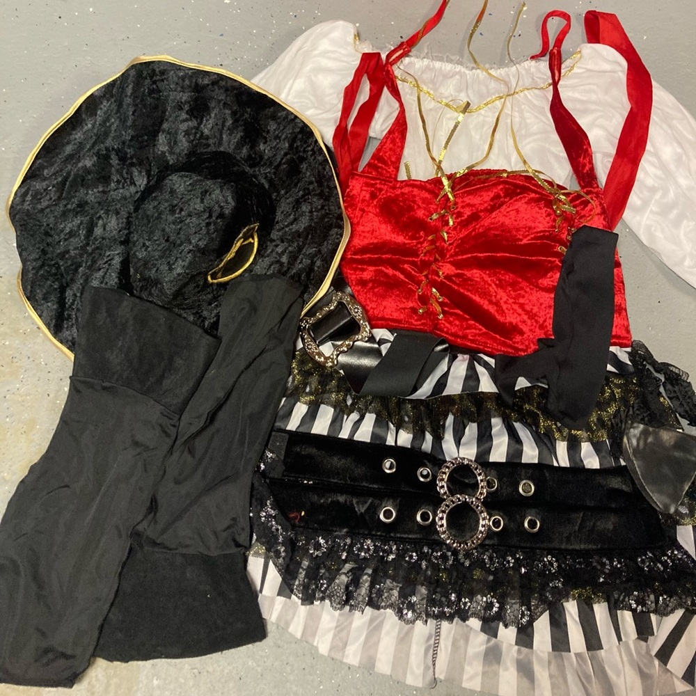 Spirit Red and Black Costume Set